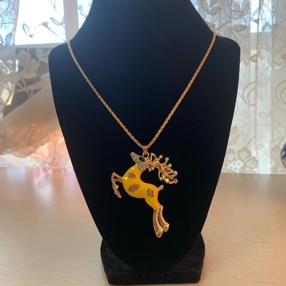 Enamel & Crystals reindeer necklace - Picture 3 of 4
